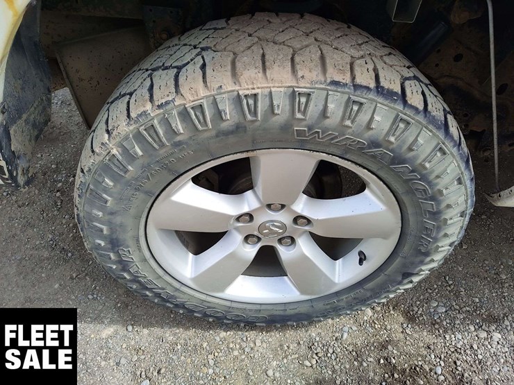 2013-dodge-1500-image-11