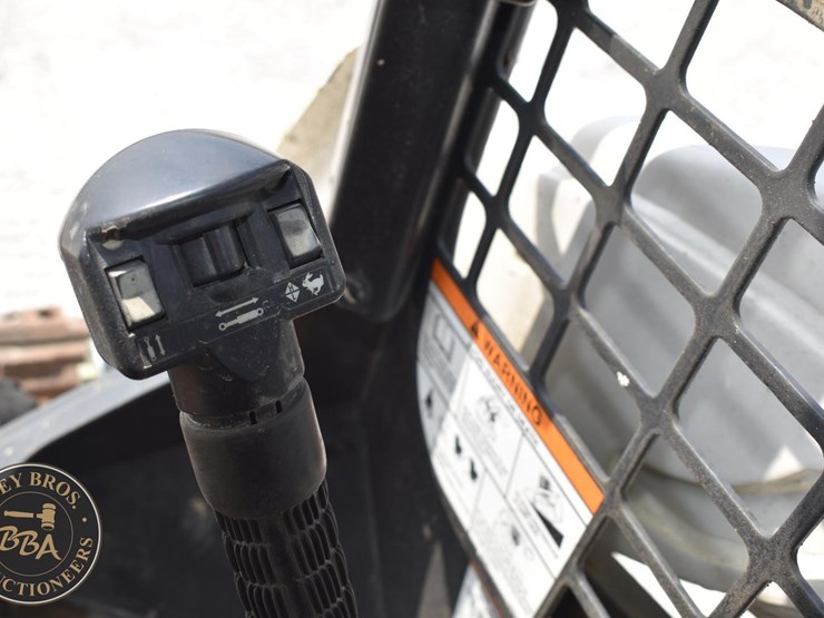 2016-bobcat-t590-image-40