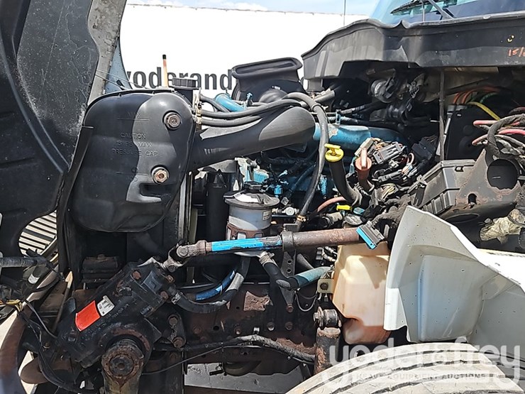 2005-international-durastar-4300-image-25