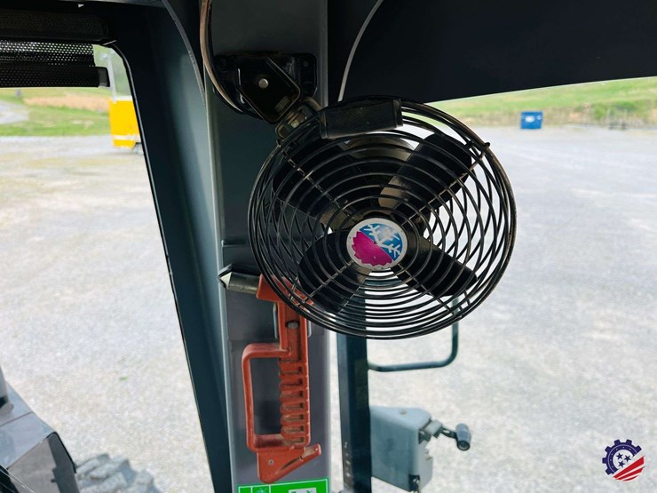 2010-caterpillar-120m-image-136