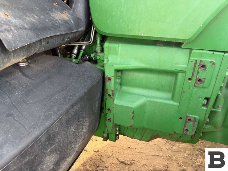 2014-john-deere-8295r-image-42