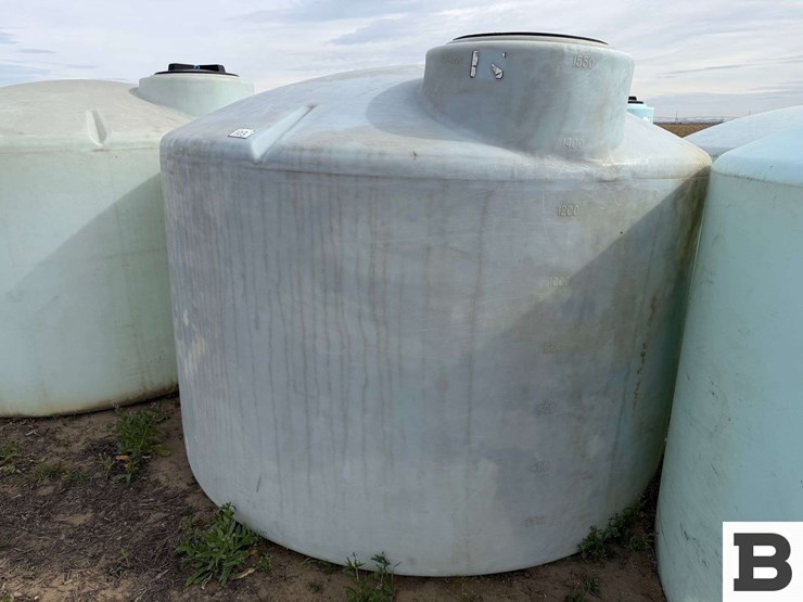 1550-gallon-round-poly-fertilizer-tank-image-2