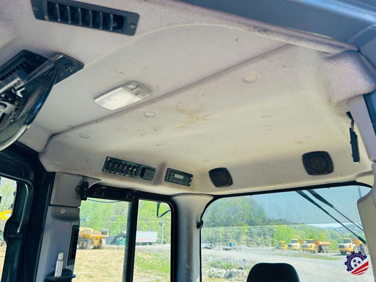 2022-komatsu-d65px-18-image-66