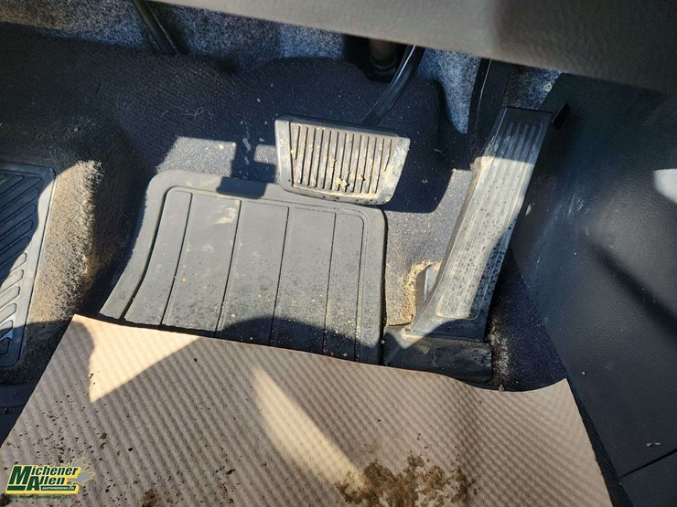 2015-hyundai-santa-fe-image-12