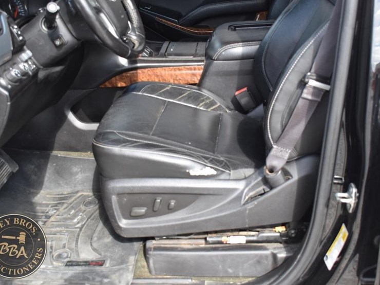 2015-chevrolet-tahoe-ltz-image-15