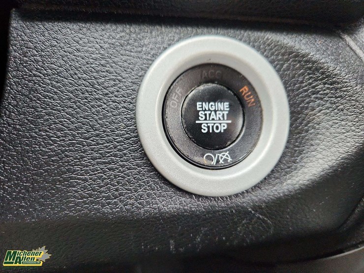 2016-dodge-1500-image-26