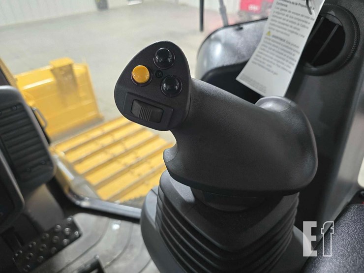 2002-caterpillar-d3-lgp-image-16