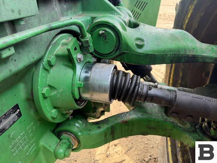2011-john-deere-8310r-image-36