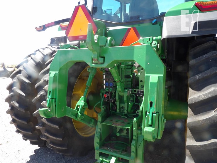 2022-john-deere-8r-370-image-35