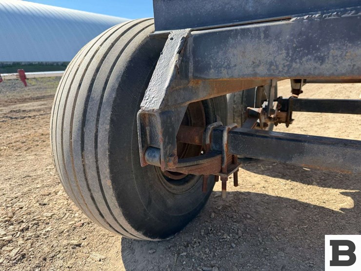 bubble-tank-chemigation-trailer-image-19