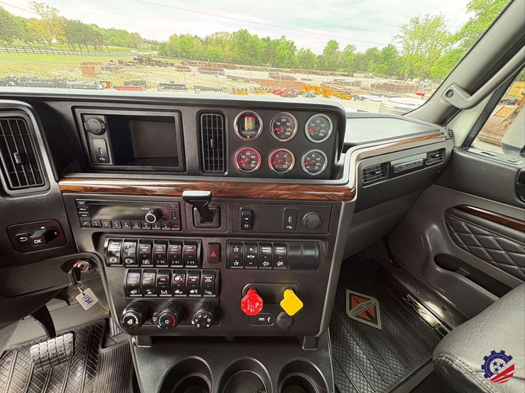 2024-international-hx520-image-85