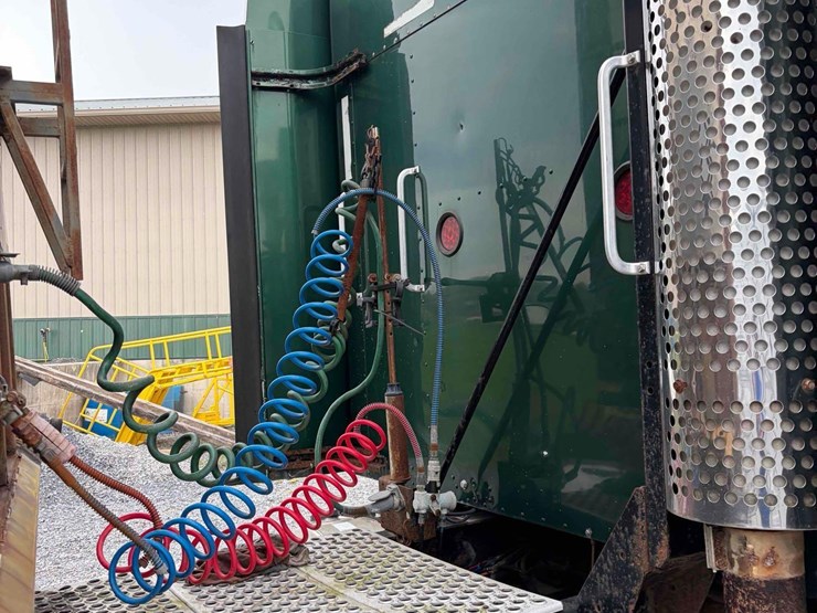 2001-kenworth-t800-image-4