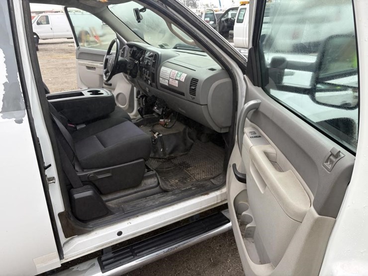 2012-gmc-sierra-2500-image-9