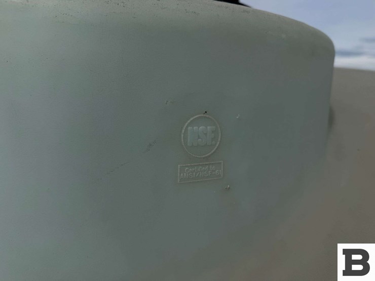 1550-gallon-round-poly-fertilizer-tank-image-4