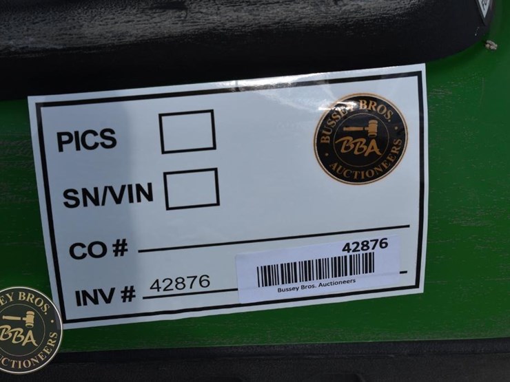 2017-john-deere-1025r-image-27