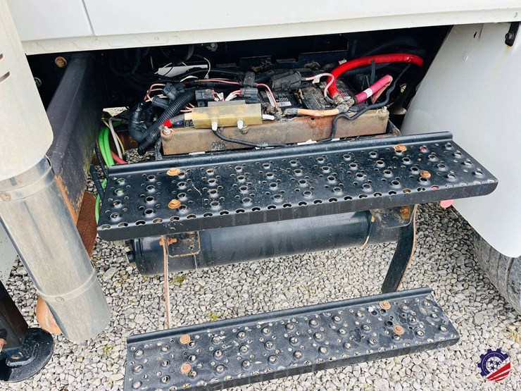 2015-international-durastar-4300-image-64