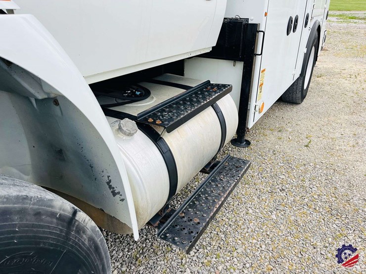 2015-international-durastar-4300-image-12