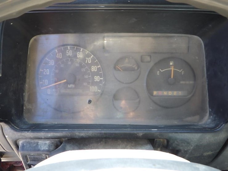 2000-isuzu-nqr-image-29