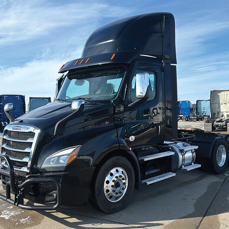 2023 FREIGHTLINER CASCADIA 116