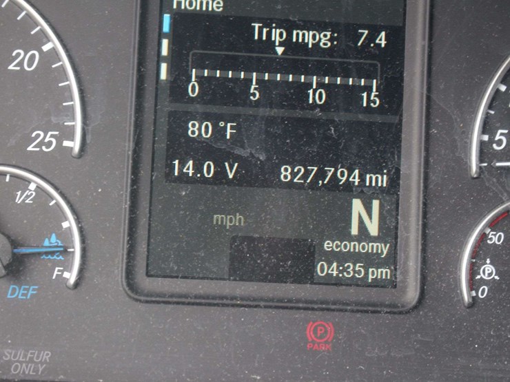 2019-freightliner-cascadia-126-image-36