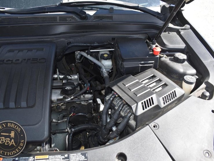 2013-chevrolet-equinox-lt-image-25