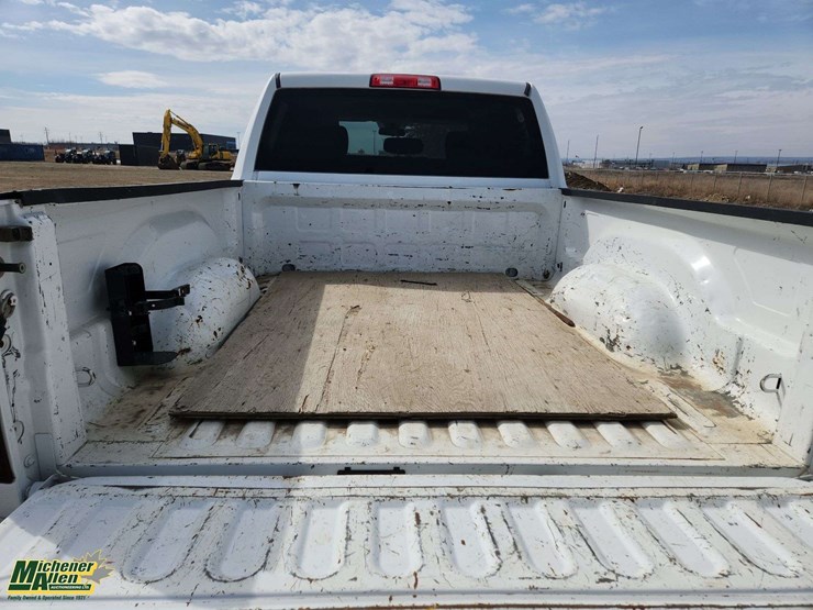 2013-dodge-2500-image-22