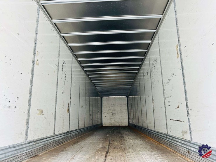 2015-vanguard-53-ft-image-34