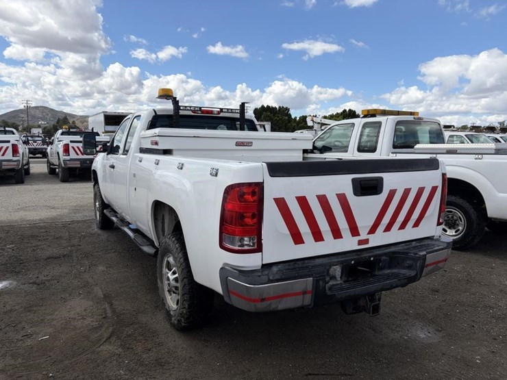 2012-gmc-sierra-2500-image-4