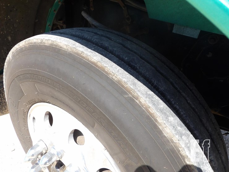 1997-peterbilt-379exhd-image-11