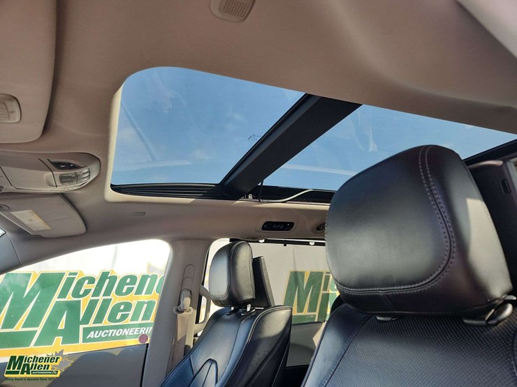 2017-chrysler-pacifica-image-14