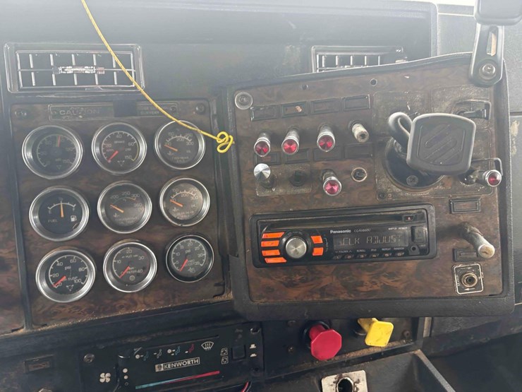 1998-kenworth-t800-image-18