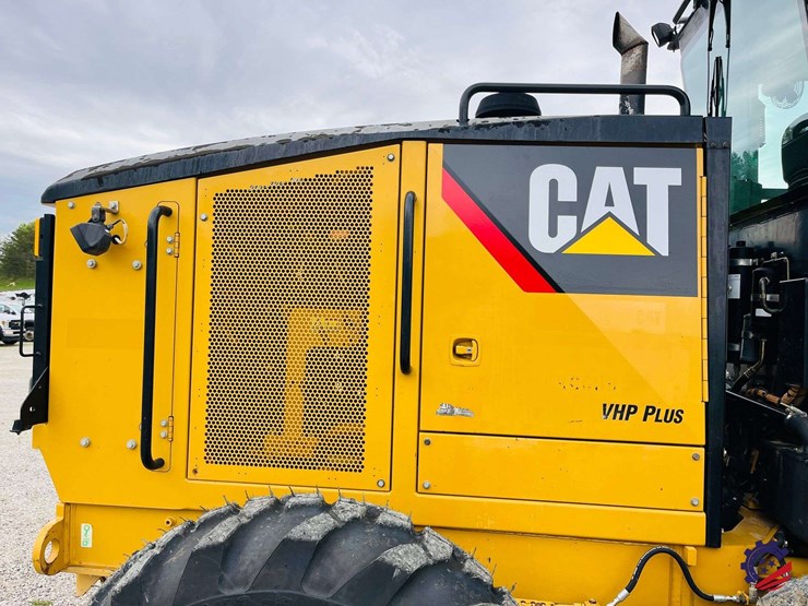 2010-caterpillar-120m-image-100