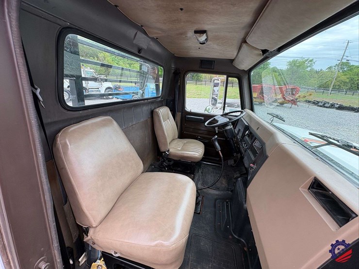 1993-international-4700-image-53