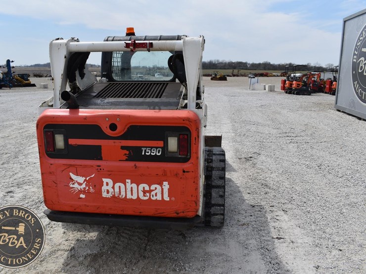2016-bobcat-t590-image-6