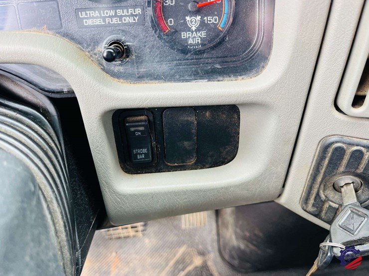 2015-international-durastar-4300-image-104