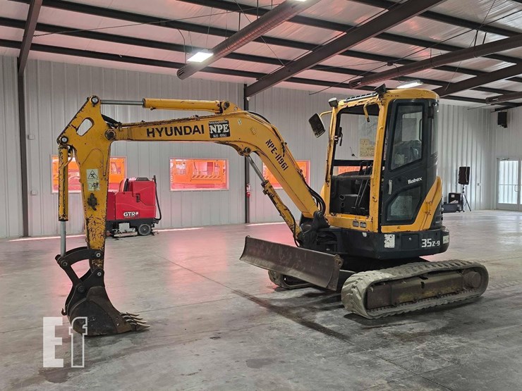 2013-hyundai-robex-35z-9-image-1