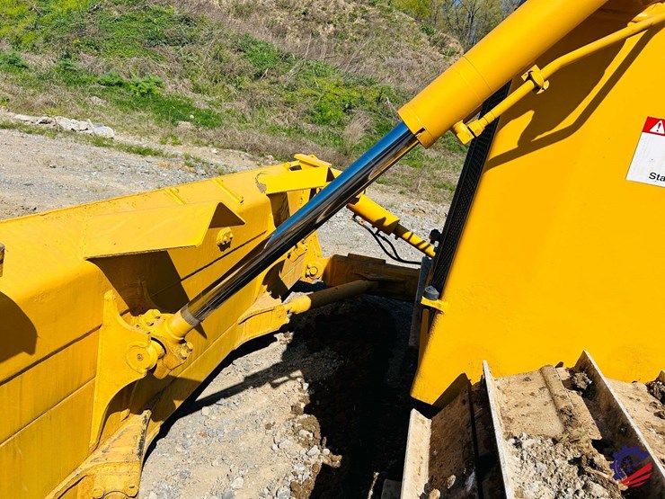 2022-komatsu-d65px-18-image-45