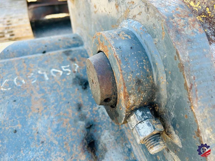 2015-komatsu-pc210-lc-image-59