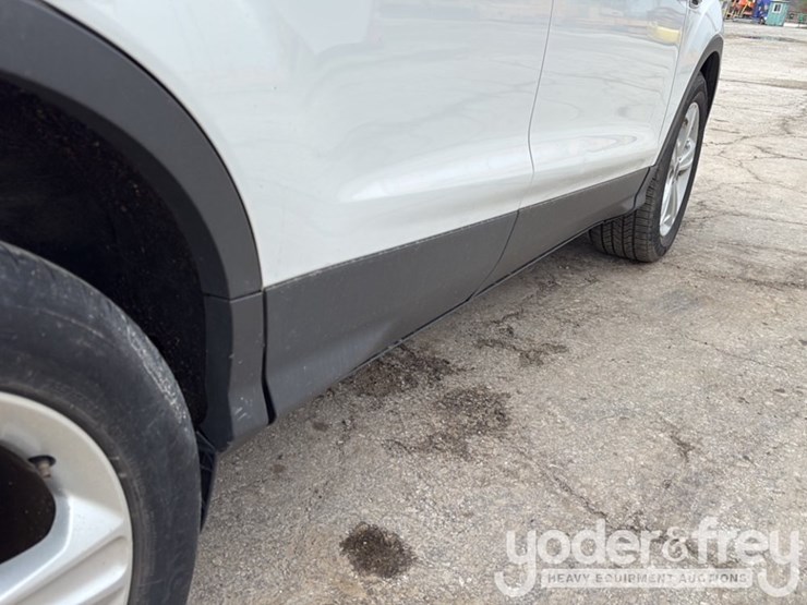 2014-ford-escape-image-21