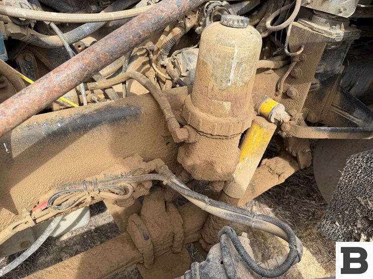 freightliner-tank-truck---non-running-truck-image-24