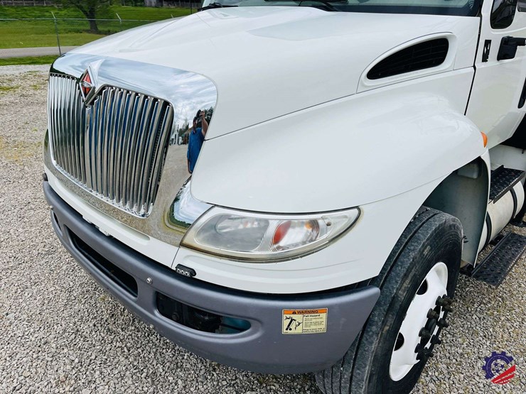 2015-international-durastar-4300-image-8