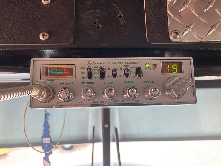 2005-kenworth-t800b-image-26