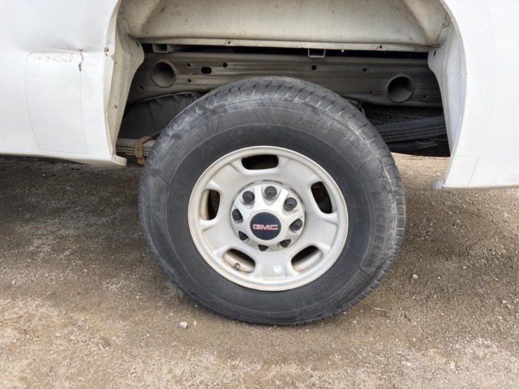 2012-gmc-sierra-2500-image-7