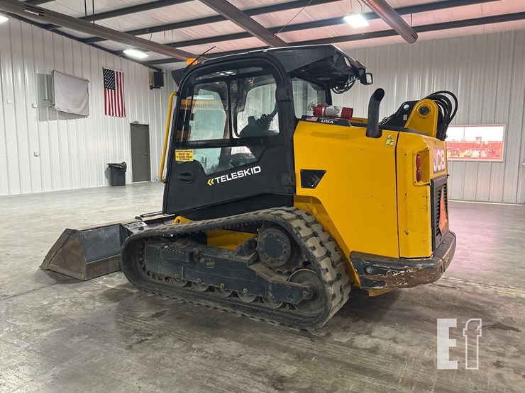 2021-jcb-3ts-8t-image-4