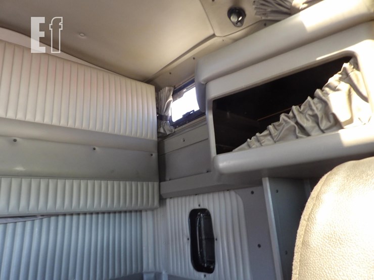 2005-kenworth-w900l-image-29