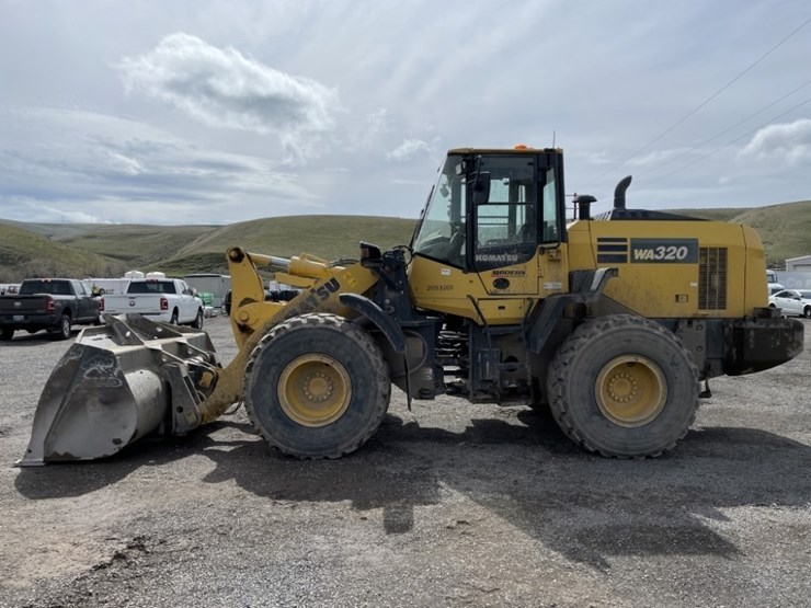 2019-komatsu-wa320-8-image-2