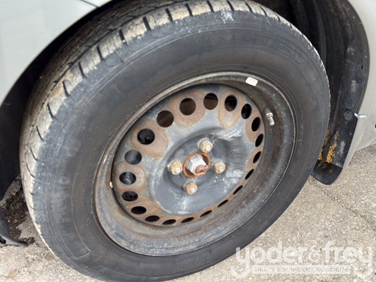 2015-nissan-versa-image-7