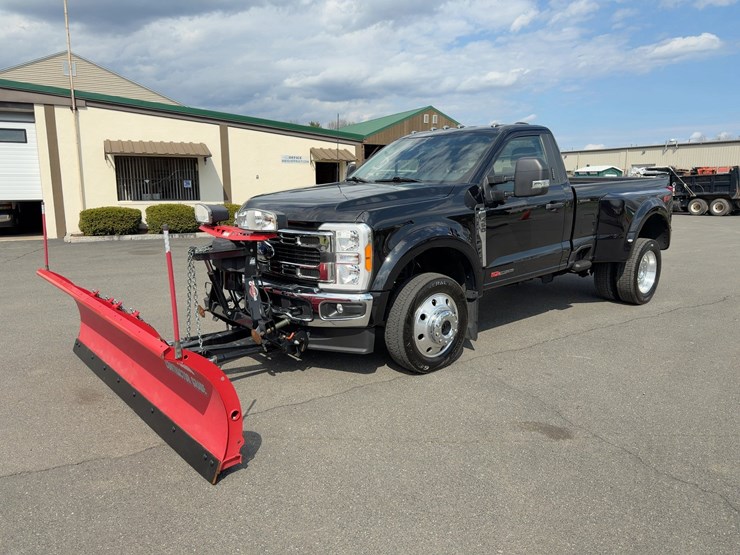 2023-ford-f450-xlt-image-1