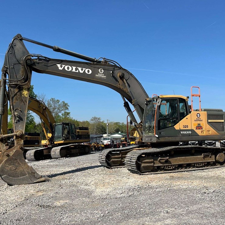 2017 VOLVO EC300EL