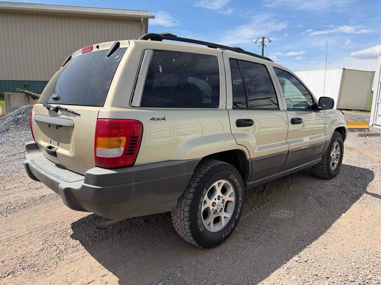 2001-jeep-grand-cherokee-laredo-image-4